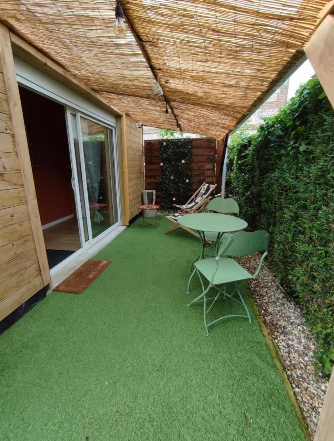 Le Cocoon D'Emy Bed and Breakfast Louvetot Eksteriør billede